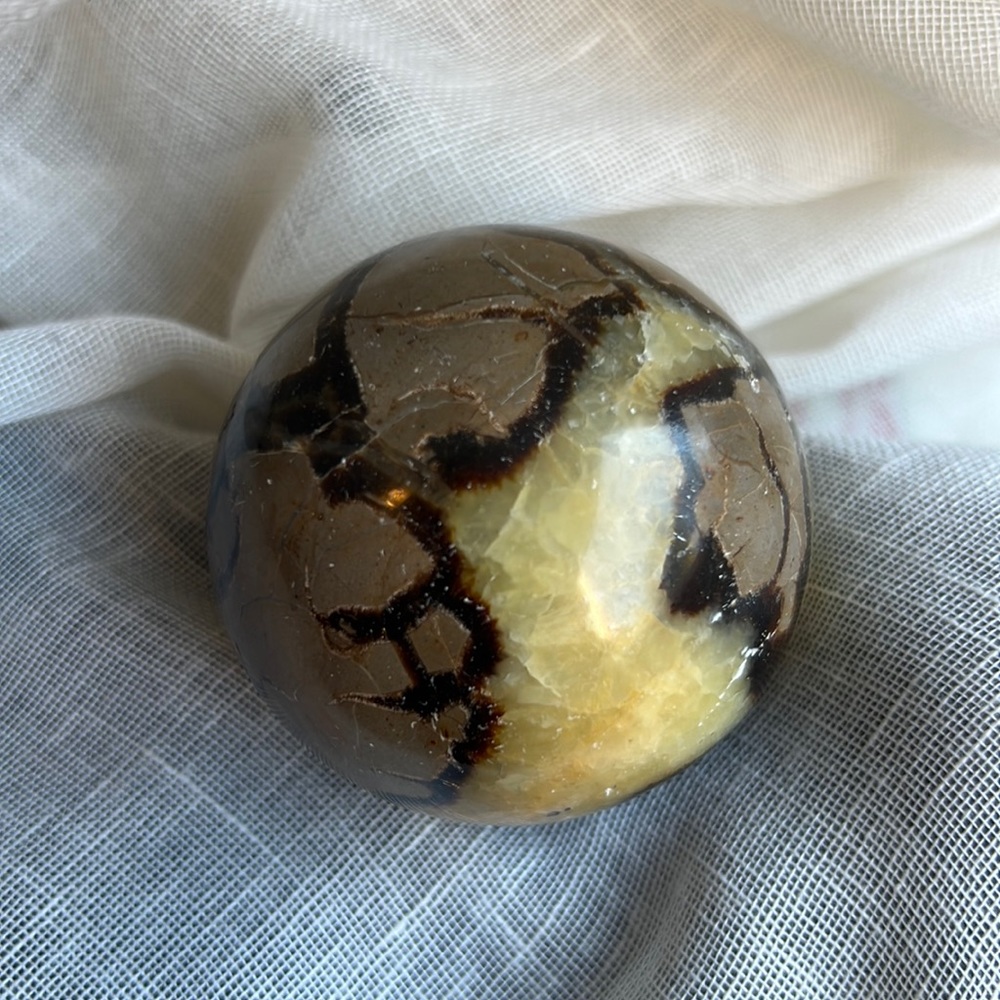 Septarian sphere